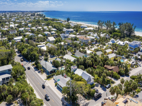 Steps to Beach Anna Maria Island Vacation Home Sleeps 8